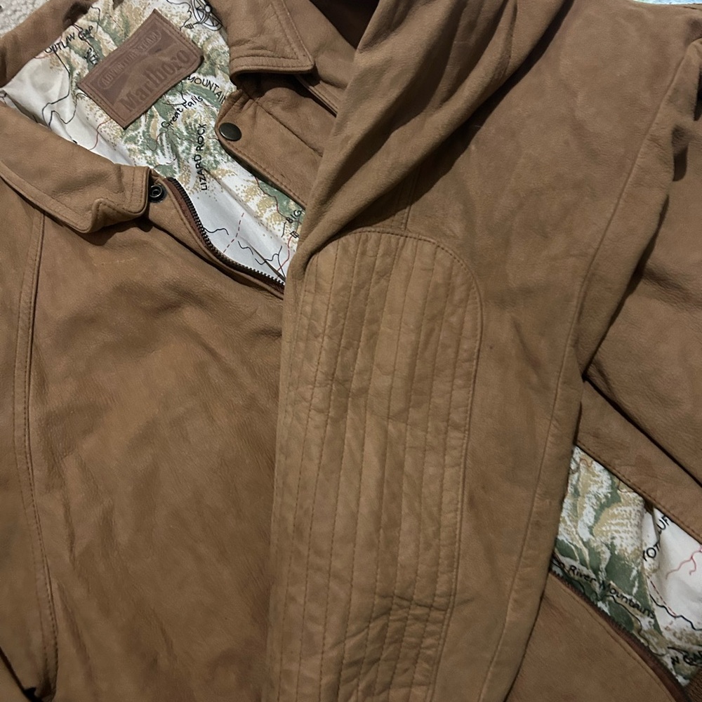 Jacket - Picture 5 of 10